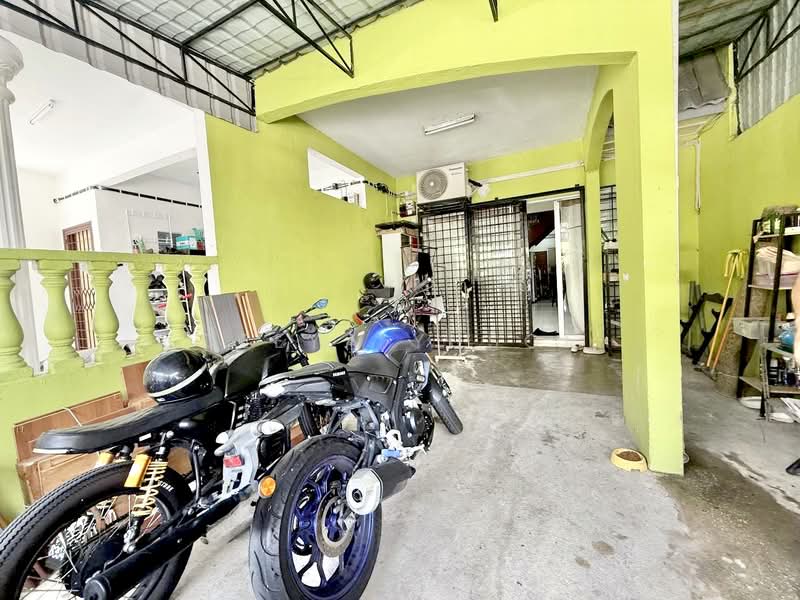 2-storey Terraced House for Sale in Taman Sri Gombak (Gombak) - Deeya Yusof - Exterior - PropertyGuru.com.my
