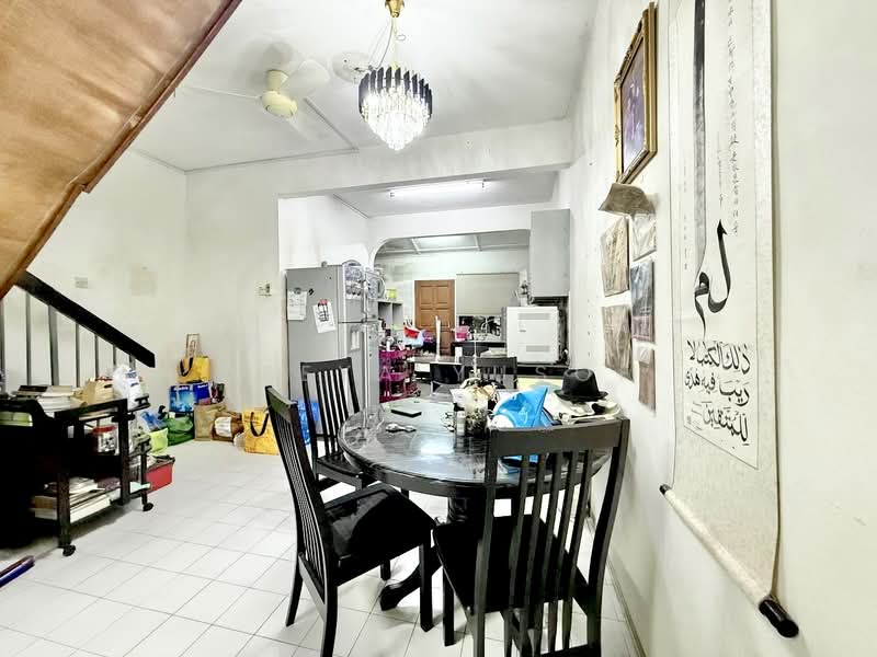 2-storey Terraced House for Sale in Taman Sri Gombak (Gombak) - Deeya Yusof - Dining Room - PropertyGuru.com.my