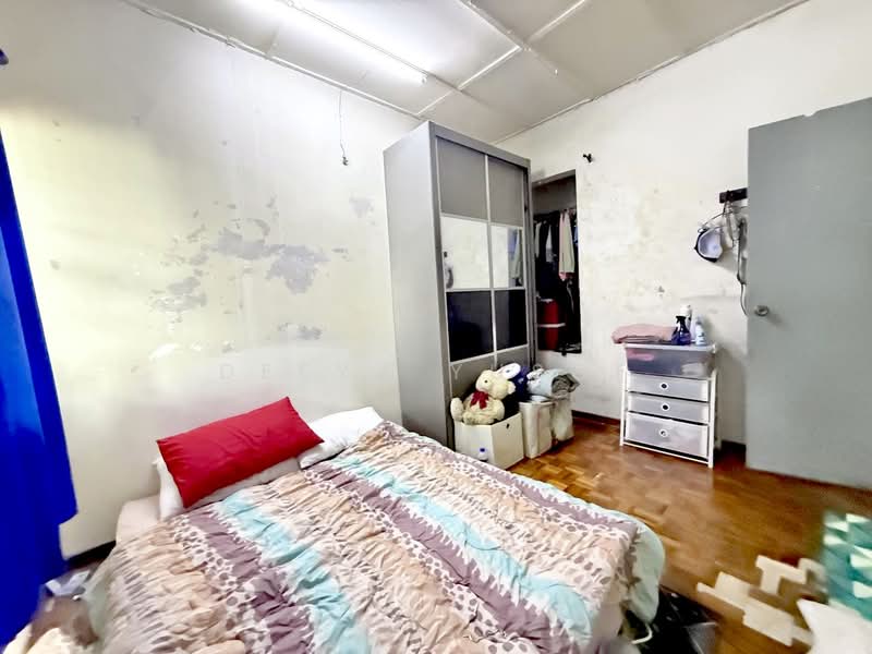 2-storey Terraced House for Sale in Taman Sri Gombak (Gombak) - Deeya Yusof - Bedroom - PropertyGuru.com.my