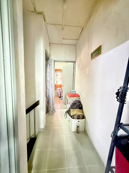 2-storey Terraced House for Sale in Taman Sri Gombak (Gombak) - Deeya Yusof - Corridor - PropertyGuru.com.my