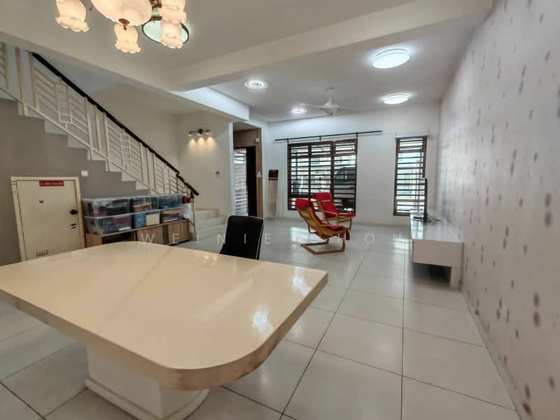 2-storey Terraced House for Sale in Taman Lagenda Putra (Kulai) - Weinie Chon - Living Room - PropertyGuru.com.my