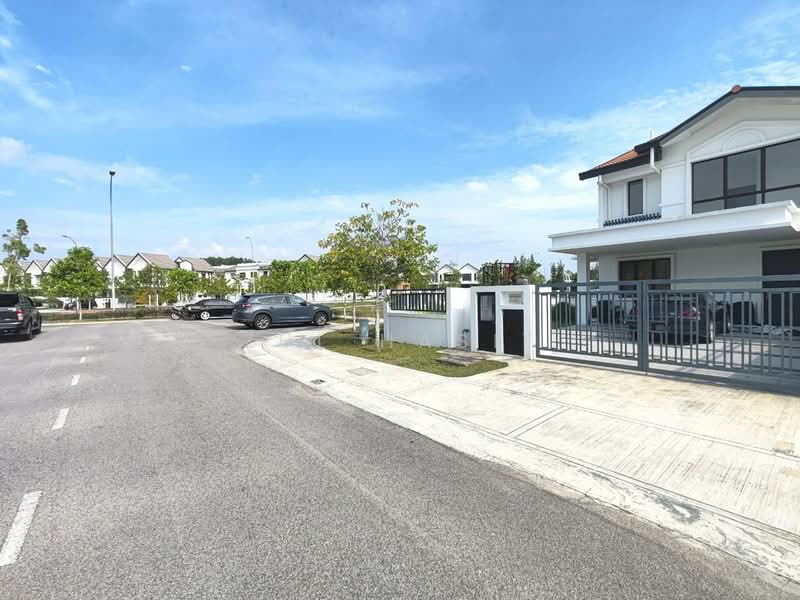 2-storey Terraced House for Sale in Alam Sari (Bangi) - Zul Hasif - Exterior - PropertyGuru.com.my