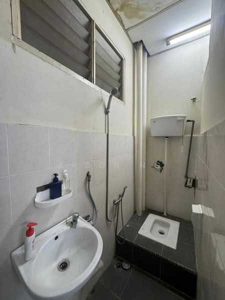 Factory for Rent in Kepong (Kuala Lumpur) - Jason Ng - Bathroom - PropertyGuru.com.my