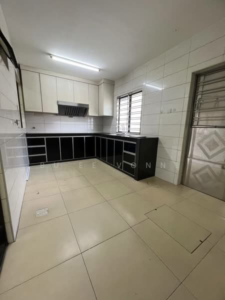 2-storey Terraced House for Sale in Bukit Indah (Iskandar Puteri (Nusajaya)) - Bu Ee Vonne - Kitchen - PropertyGuru.com.my