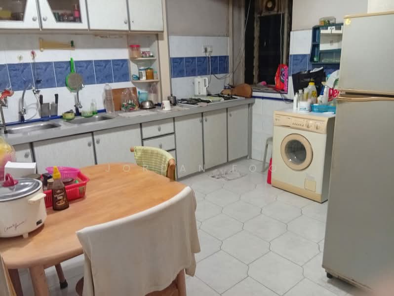 Flat for Sale at Taman Lip Sin Block 1, 3 & 5 - Jordan Foo - Kitchen - PropertyGuru.com.my
