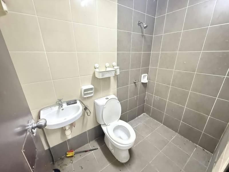 Taman Mawar, Bukit Beruntung untuk Untuk Dijual - RM 570,000, Mac 2026 - Bathroom - PropertyGuru.com.my