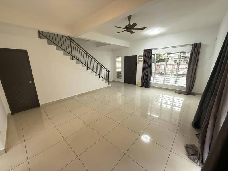 Taman Mawar, Bukit Beruntung untuk Untuk Dijual - RM 570,000, Mac 2026 - Living Room - PropertyGuru.com.my