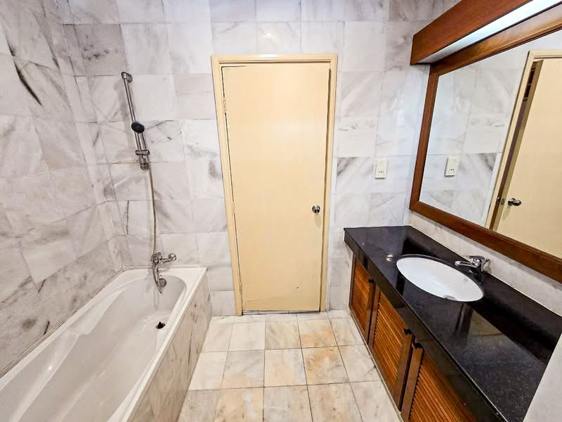 Condominium for Rent at Wickham Residence - Sandhu . - Bathroom - PropertyGuru.com.my