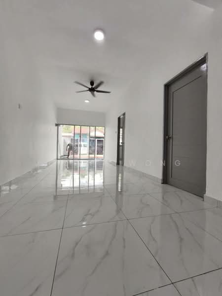 Kulai Kulai Kulais untuk Untuk Dijual - RM 360,000, Feb 2026 - Living Room - PropertyGuru.com.my
