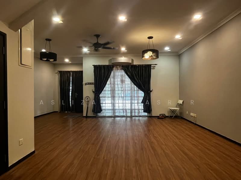 2-storey Terraced House for Sale in Denai Alam (Shah Alam) - Asliza Md Asrar - Living Room - PropertyGuru.com.my