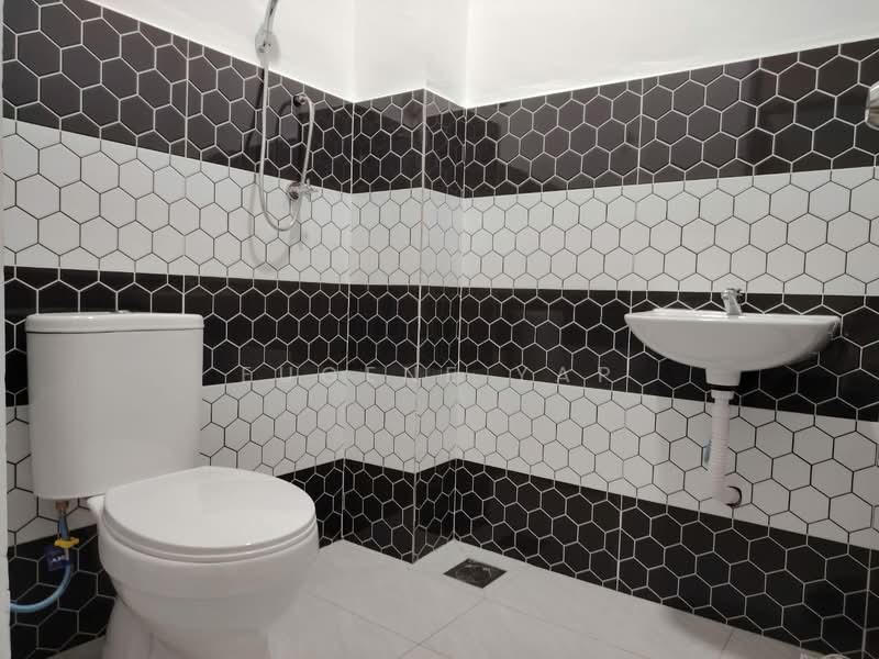 2-storey Terraced House for Sale in Taman Sri Reko (Kajang) - Eugene Yap - Bathroom - PropertyGuru.com.my