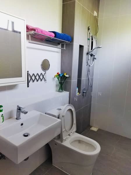Cluster House for Rent in Eco Majestic (Semenyih) - Chong Yien Chin - Bathroom - PropertyGuru.com.my