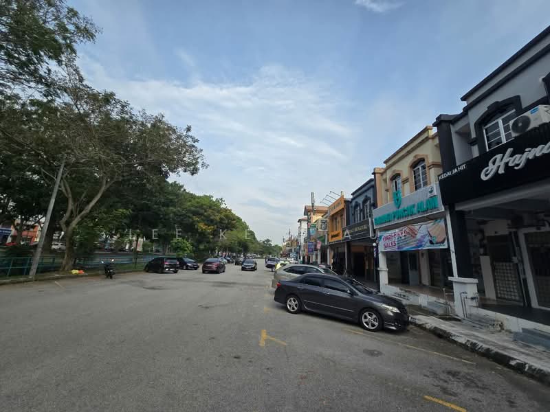 Shop for Rent in Bandar Puncak Alam (Puncak Alam) - Lee Keng Aun - Exterior - PropertyGuru.com.my
