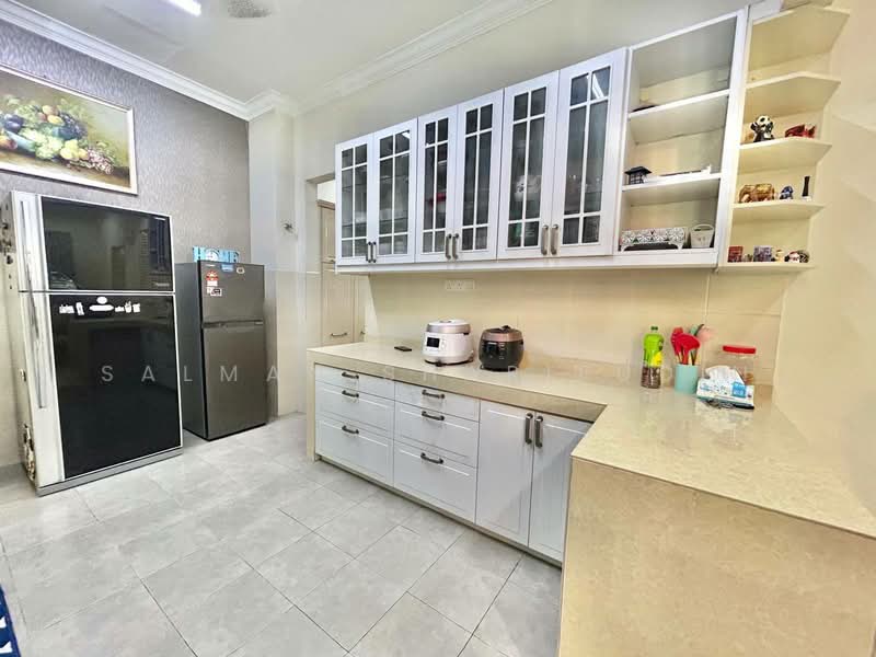 Semi-Detached House for Sale in Shah Alam (Selangor) - Salman Sharifudin - Kitchen - PropertyGuru.com.my