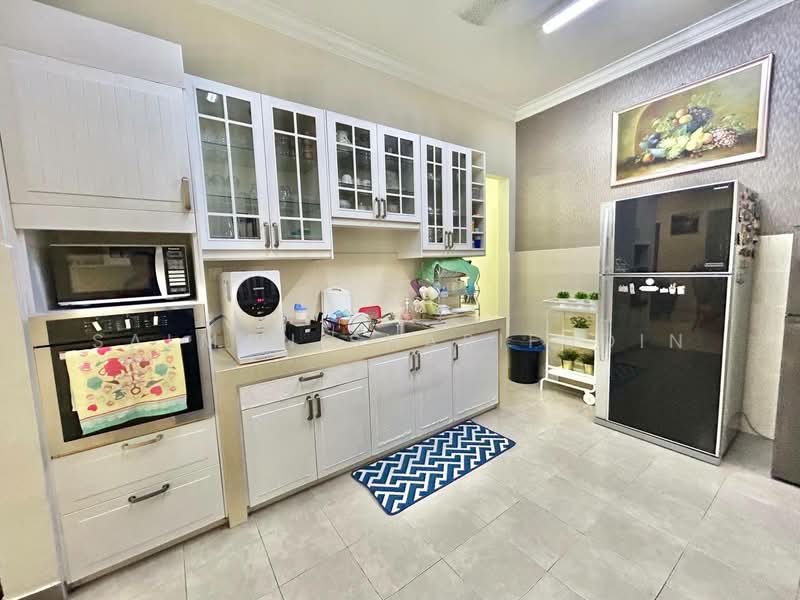 Semi-Detached House for Sale in Shah Alam (Selangor) - Salman Sharifudin - Kitchen - PropertyGuru.com.my