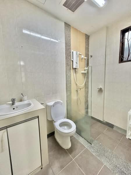 Semi-Detached House for Sale in Shah Alam (Selangor) - Salman Sharifudin - Bathroom - PropertyGuru.com.my