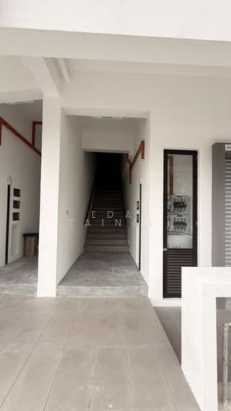 Shop / Office for Rent in Bukit Jelutong (Shah Alam) - Eda Zainal - Entrance - PropertyGuru.com.my