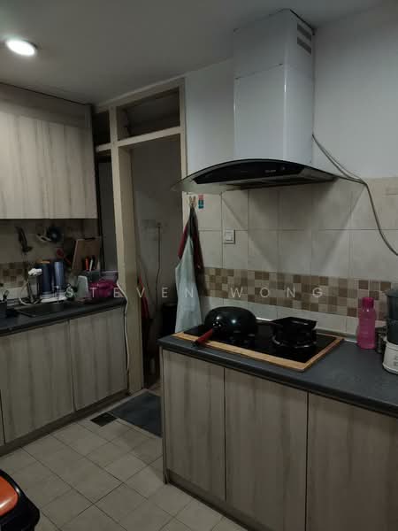 Apartment for Sale at Puteri Bayu Apartment - Steven Wong - Kitchen - PropertyGuru.com.my