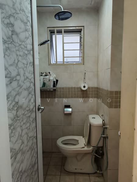 Apartment for Sale at Puteri Bayu Apartment - Steven Wong - Bathroom - PropertyGuru.com.my