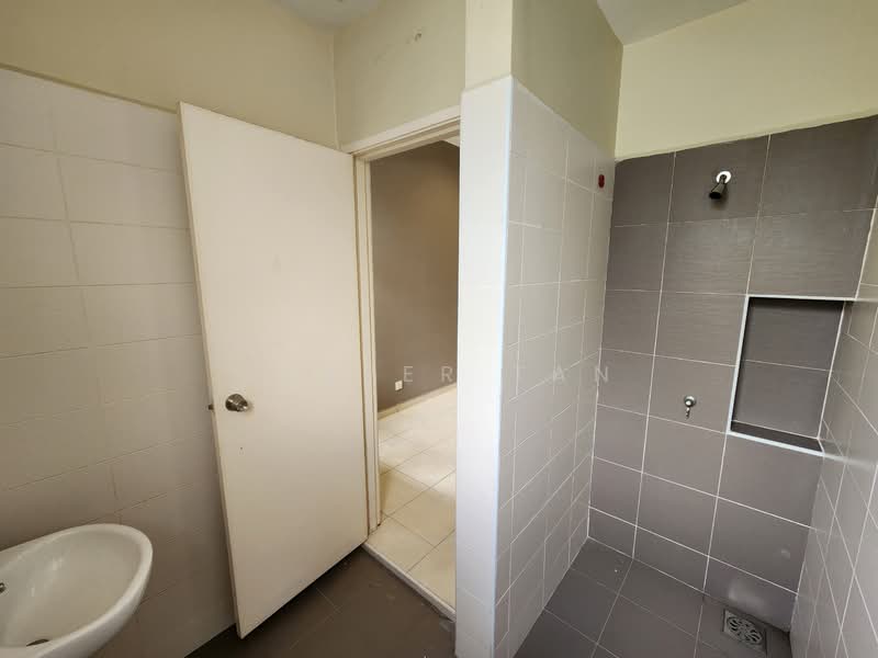 2 Storey Terrace House The Garden Residency, Bandar Seri Alam, Johor untuk Untuk Dijual - RM 780,000, Feb 2026 - Bathroom - PropertyGuru.com.my