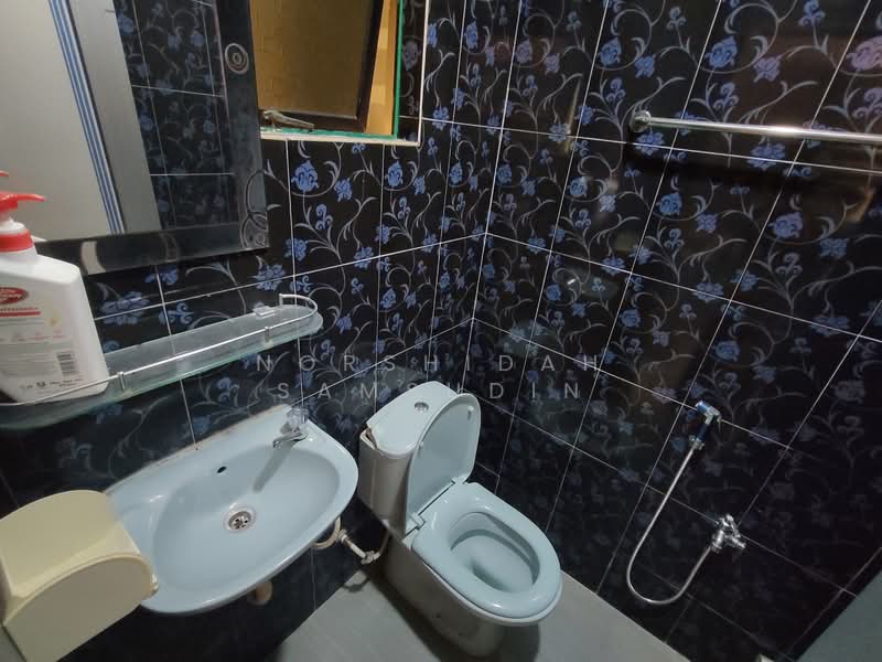 Prima Bayu Apartment untuk Untuk Disewa - RM 1,300 /bulan, Mac 2026 - Bathroom - PropertyGuru.com.my