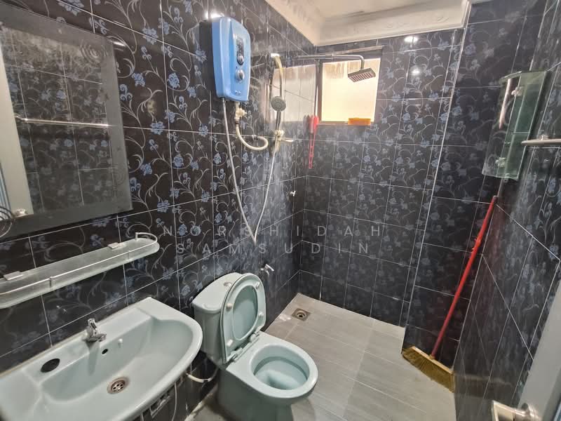 Prima Bayu Apartment untuk Untuk Disewa - RM 1,300 /bulan, Mac 2026 - Bathroom - PropertyGuru.com.my