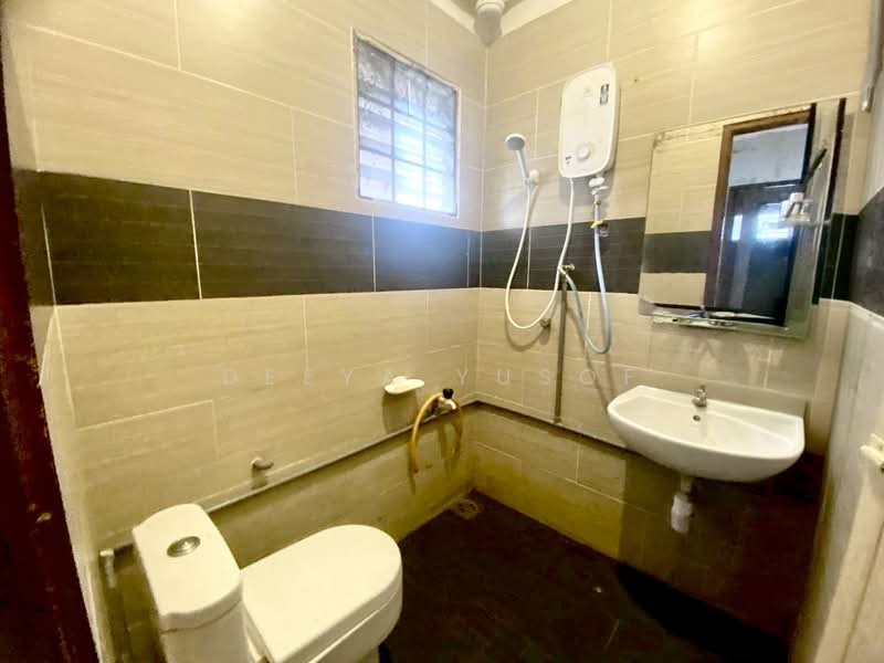 Condominium for Sale at Bayu Tasik 1 - Deeya Yusof - Bathroom - PropertyGuru.com.my
