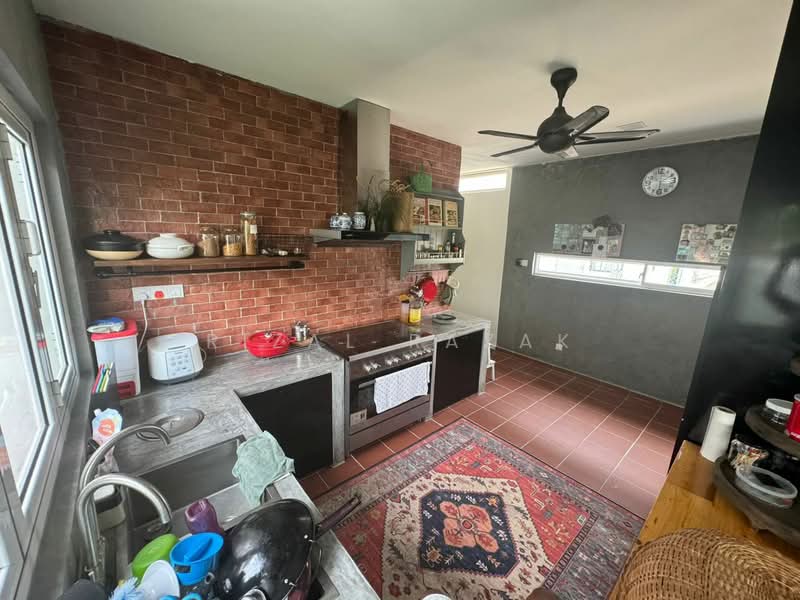 Bandar Saujana Utama untuk Untuk Dijual - RM 980,000, Mac 2026 - Kitchen - PropertyGuru.com.my