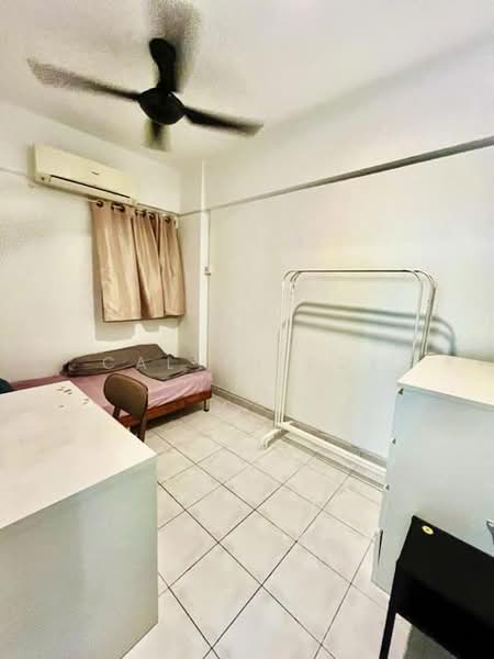 Pangsapuri untuk Dijual di Pangsapuri Sri Cempaka - Calvin Kok - Bedroom - PropertyGuru.com.my