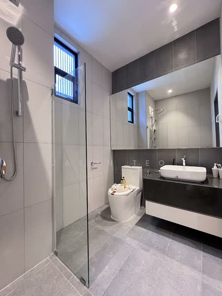 Cluster House for Sale in Bandar Baru Permas Jaya (Permas Jaya) - Jason Teo - Master Bathroom - PropertyGuru.com.my