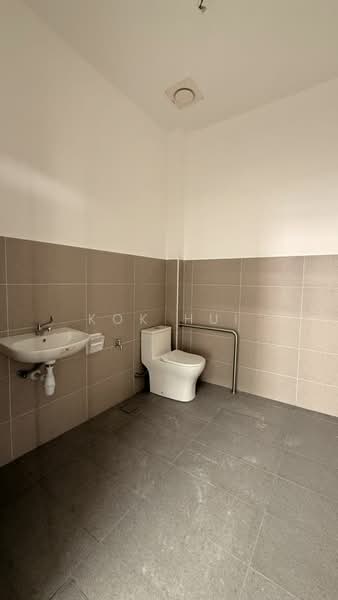Cluster Factory for Rent in Eco Business Park 1 (Johor Bahru) - Kok Hui - Bathroom - PropertyGuru.com.my