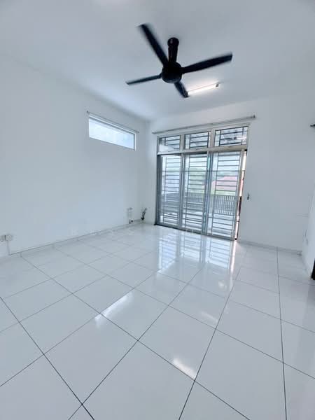 Taman bukit indah taman bukit indahss untuk Untuk Disewa - RM 2,950 /bulan, Mac 2026 - Living Room - PropertyGuru.com.my