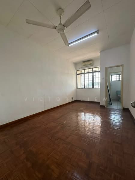 Rumah Teres 2 Tingkat untuk Disewa di Petaling Jaya (Selangor) - Victor Liew - Living Room - PropertyGuru.com.my