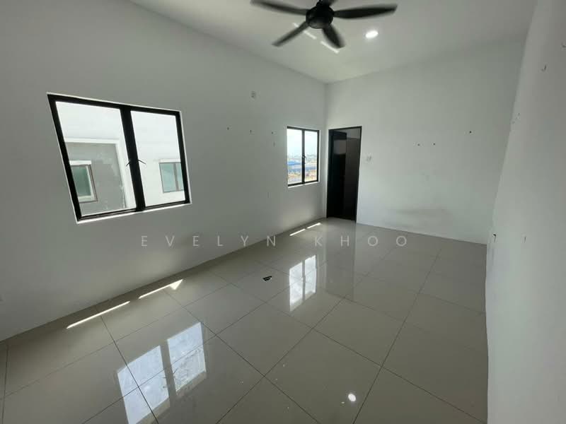 Semi-Detached House for Sale in Taman Scientex Rawang (Rawang) - Evelyn Khoo - Room - PropertyGuru.com.my