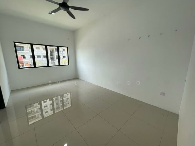 Semi-Detached House for Sale in Taman Scientex Rawang (Rawang) - Evelyn Khoo - Room - PropertyGuru.com.my