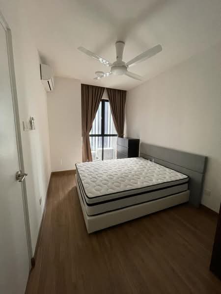 Kediaman Servis untuk Dijual di AraTre' Residences - Ivan Lim - Bedroom - PropertyGuru.com.my
