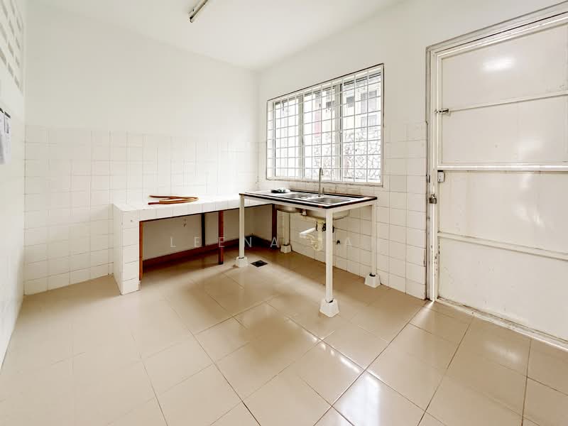 1-storey Terraced House for Rent in Petaling Jaya (Selangor) - Leena Tan - Kitchen - PropertyGuru.com.my
