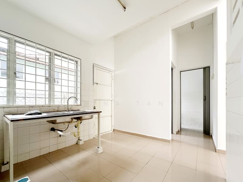 1-storey Terraced House for Rent in Petaling Jaya (Selangor) - Leena Tan - Kitchen - PropertyGuru.com.my