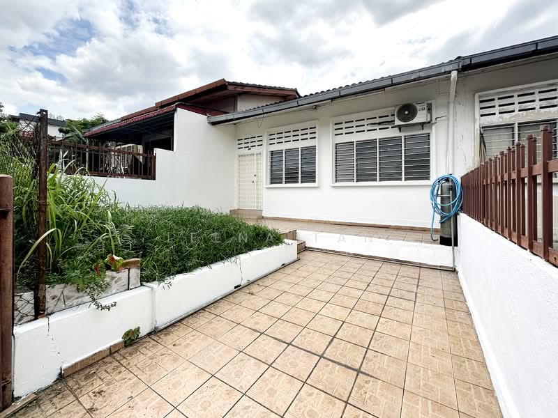 1-storey Terraced House for Rent in Petaling Jaya (Selangor) - Leena Tan - Exterior - PropertyGuru.com.my