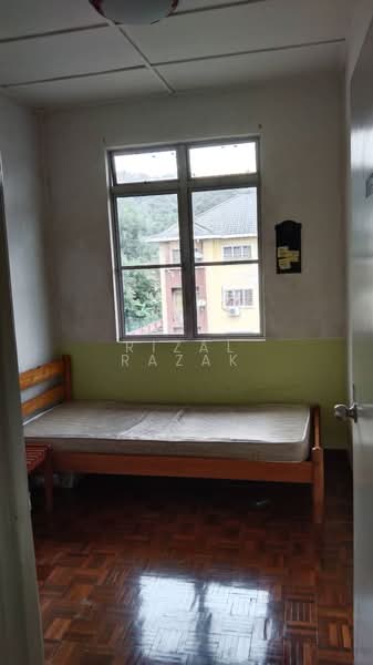 Apartment for Sale at Semarak Apartment - Rizal Razak - Bedroom - PropertyGuru.com.my