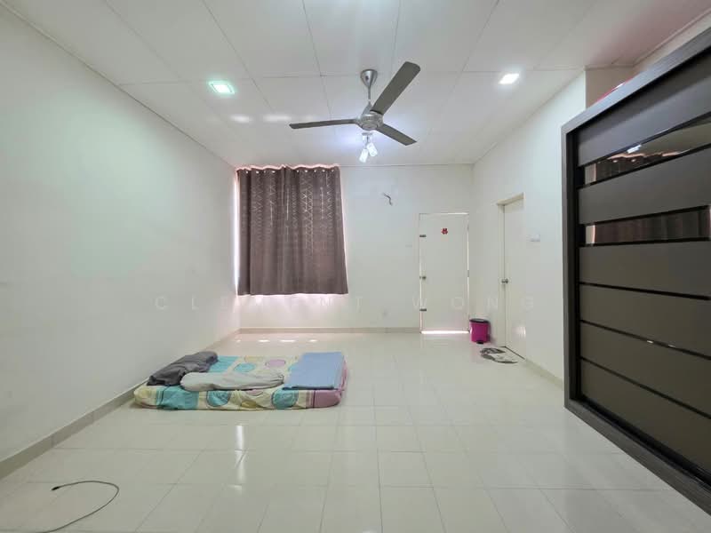 2-storey Terraced House for Sale in Saujana Rawang (Rawang) - Clement Wong - Bedroom - PropertyGuru.com.my
