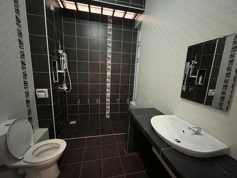 Rumah Kluster untuk Dijual di Iskandar Puteri (Nusajaya) (Johor) - Jin Teok - Bathroom - PropertyGuru.com.my
