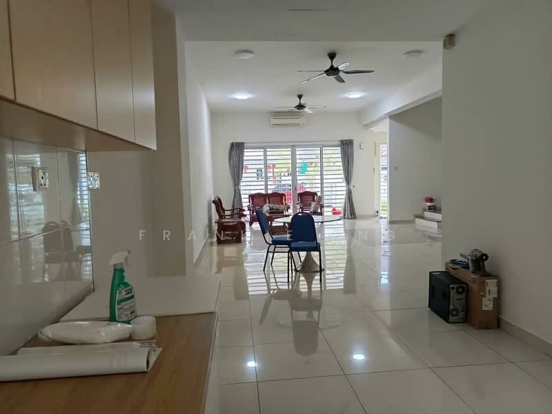 Chemara Hills : Castilla untuk Untuk Dijual - RM 898,000, Feb 2026 - Living Room - PropertyGuru.com.my