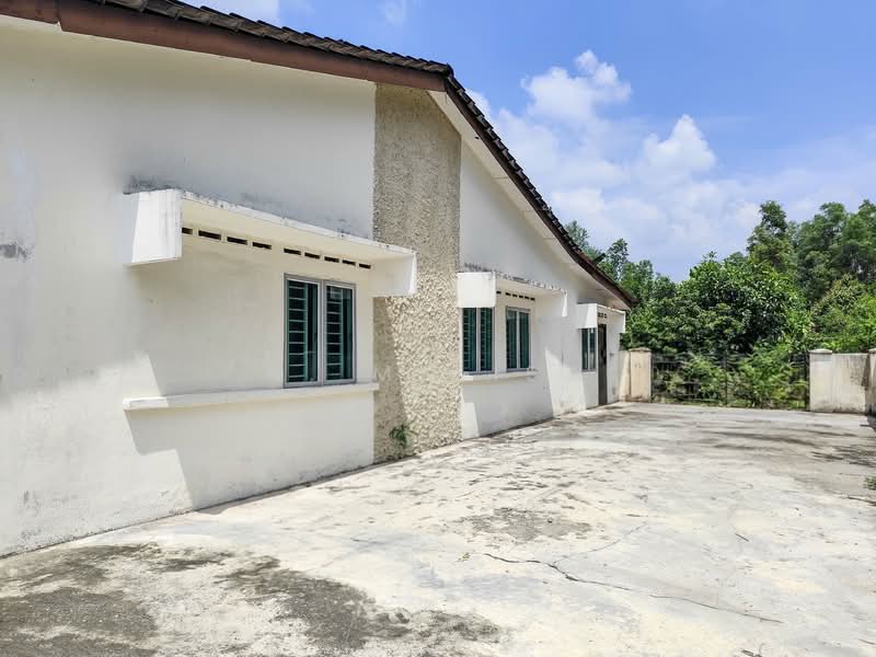 1-storey Terraced House for Sale in Taman Badri Shah (Lahat) - N. Melisa - Exterior - PropertyGuru.com.my