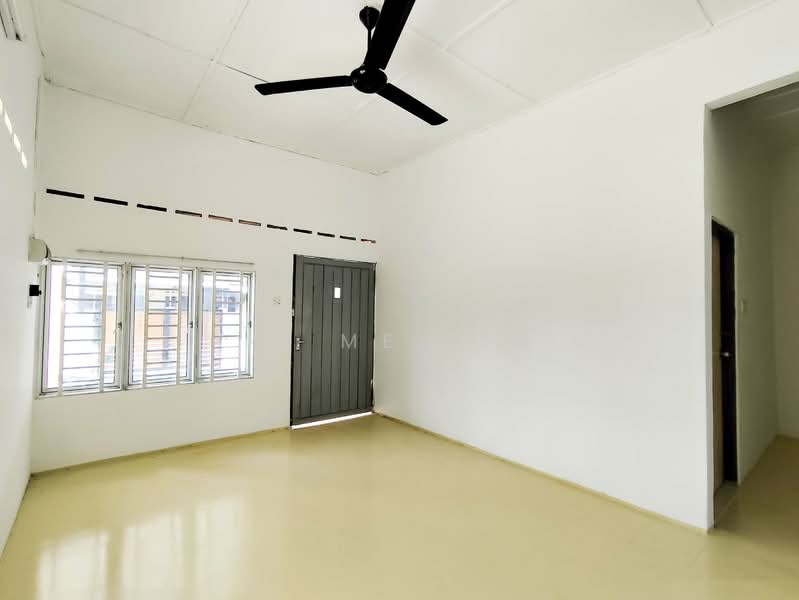 1-storey Terraced House for Sale in Taman Badri Shah (Lahat) - N. Melisa - Interior - PropertyGuru.com.my