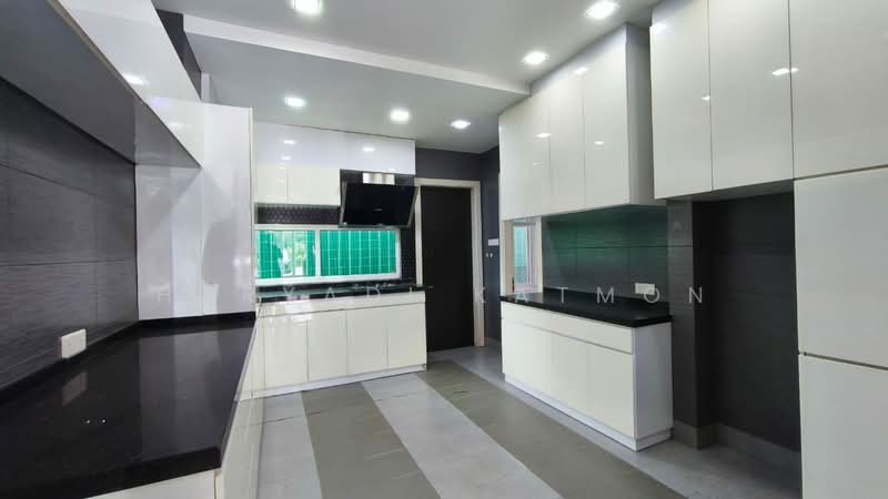 Semi-Detached House for Rent in Ampang Jaya (Ampang) - Haryadi Katmon - Kitchen - PropertyGuru.com.my