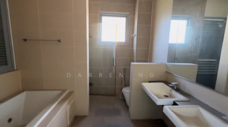 Rumah Banglo untuk Dijual di Saujana (Selangor) - Darren Ng - Bathroom - PropertyGuru.com.my