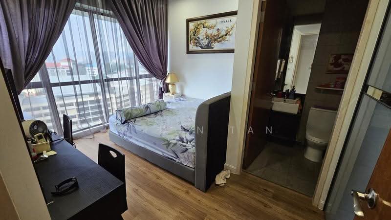Kediaman Servis untuk Dijual di Setia SKY Residences - Jordan Tan - Bedroom - PropertyGuru.com.my