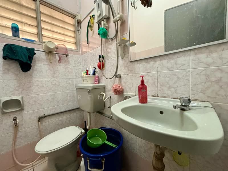2-storey Terraced House for Sale in Putra Heights (Subang Jaya) - Nazerene Kurung - Bathroom - PropertyGuru.com.my