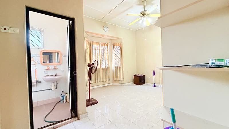 Taman Sri Andalas untuk Untuk Dijual - RM 450,000, Feb 2026 - Bathroom - PropertyGuru.com.my